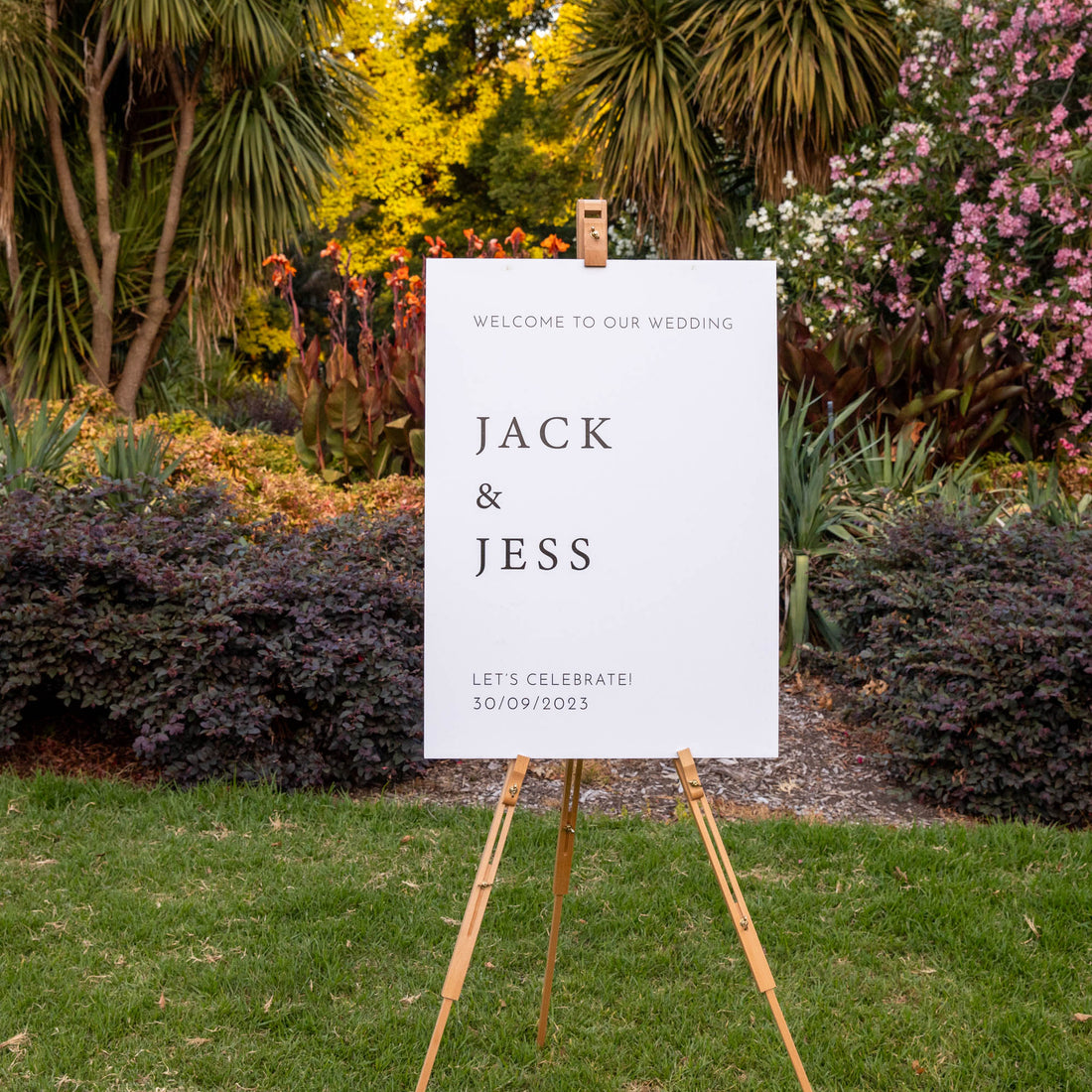 Personalised wedding welcome board